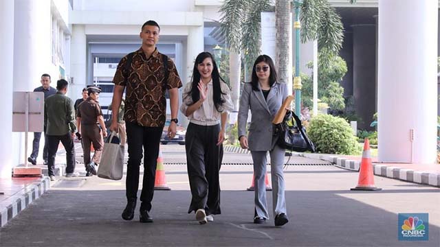 Penuhi Panggilan Penyidik, Artis Sandra Dewi Diperiksa 4,5 Jam