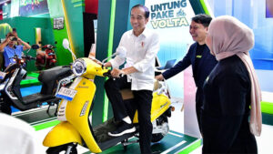 Presiden Jokowi Apresiasi Pameran Periklindo Electric Vehicle Show…