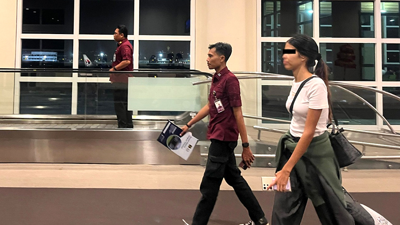 Badung Gadis Columbia Dideportasi