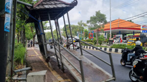Badung Halte Nyaris Roboh