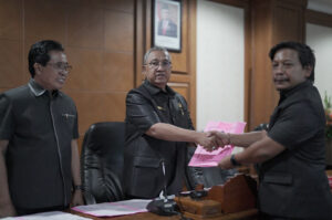 DPRD Paripurna intern