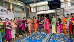 Para WBP melaksanakan parade kebaya
