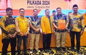Ririmase-Liem saat menerima rekomendasi dari Partai Hanura di Jakarta