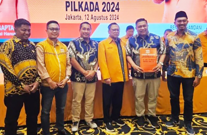 Ririmase-Liem saat menerima rekomendasi dari Partai Hanura di Jakarta