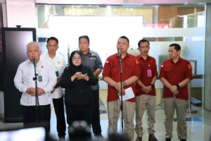 Kejaksaan Agung saat melakukan konferensi pers terkait dengan penangkapan oknum hakim dan pengacara dalam perkara grativikasi