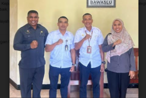 Komisi Yudisial Wilayah Maluku diapit Bawaslu Kabupaten Kepulauan Aru.