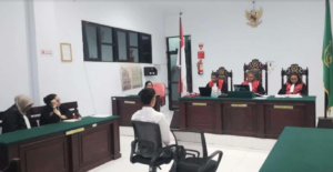 Zulfikar Hasan pemilik Narkotika golongan 1 jenis sabu dengan total berat 0,10 gram duduk di kursi pesakitan.