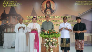 Gereja Katolik Stasi Kristus Raja Abianbase (3)