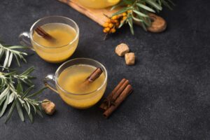 glasses-with-flavored-fruit-juice-table