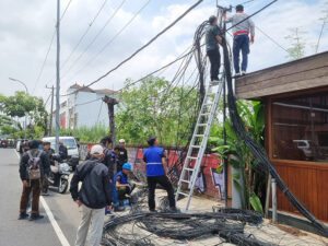 Badung Bersih Kabel semrawut