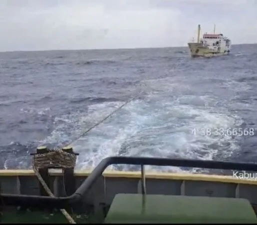 SAR-Evakuasi-Kapal-768x450