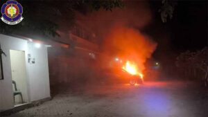 mobil terbakar