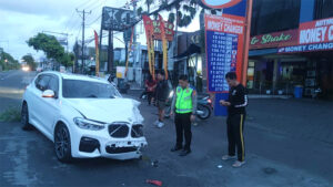 bmw kecelakaan