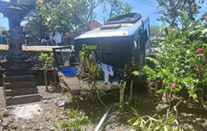 kecelakaan minibus