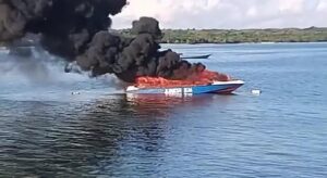 speedboat-terbakar