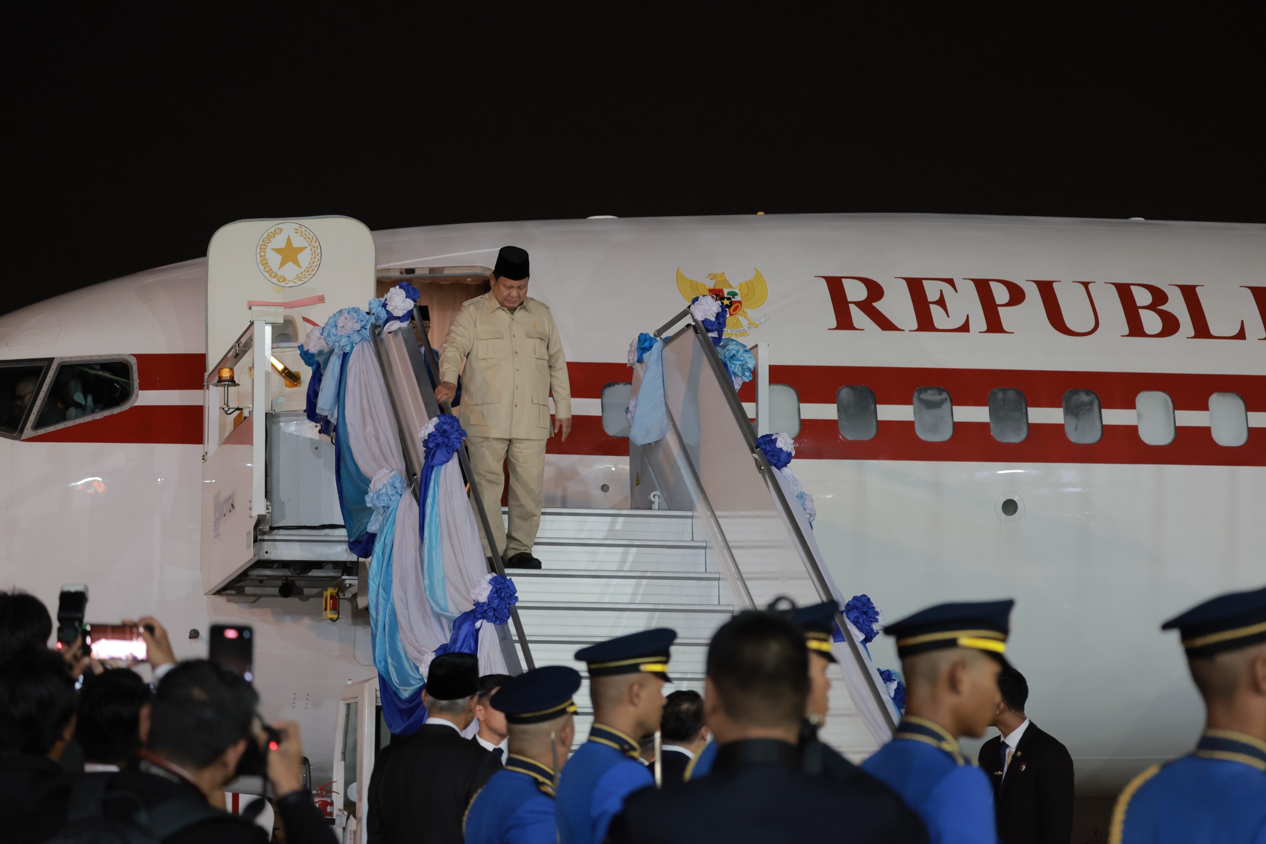 Presiden Prabowo turun dari pesawat