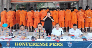 konferensi pers penipuan online