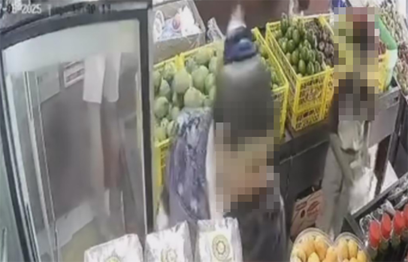 dugaan pencurian buah oleh bule