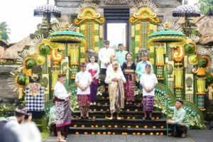 penobatan raja gde agung