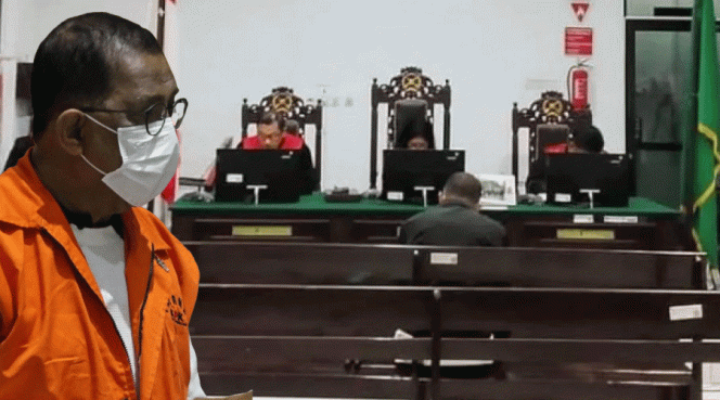 Eks Walikota Ambon, Richard Louhenapessy di ruang Pengadilan Tipikor Ambon.