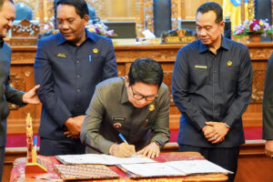PENANDATANGAN RANPERDA