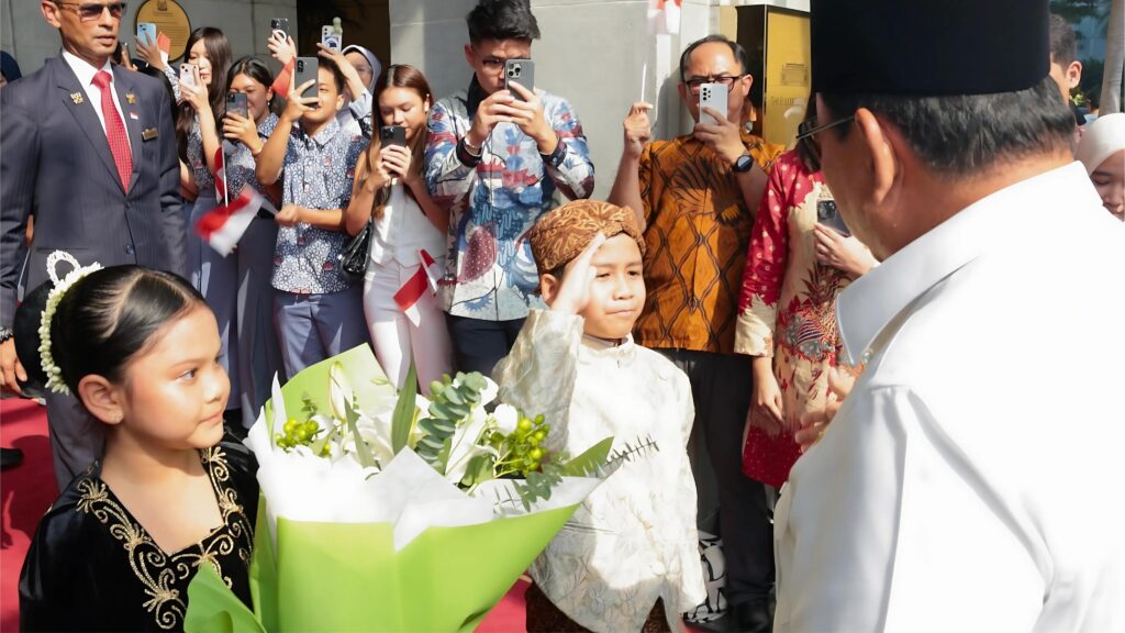 Presiden disambut anak saat tiba di Singapura
