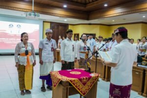 Bupati Wayan Adi Arnawa melantik dan mengambil sumpah jabatan Pejabat Administrator, Pejabat Pengawas dan Pejabat Fungsional di Ruang Kriya Gosana, Puspem Badung, Kamis (14/8).