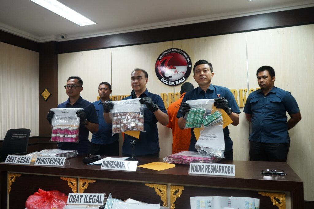Polda Bali Ungkap Peredaran Obat-Obatan Tak Berijin Bernilai Hampir 2 Miliar Rupiah