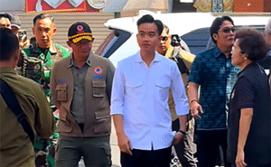 Wakil Presiden RI Gibran Rakabuming Raka meninjau posko pengungsian korban banjir di Denpasar, Bali, Jumat (12/9/2025). (Foto: Istimewa)