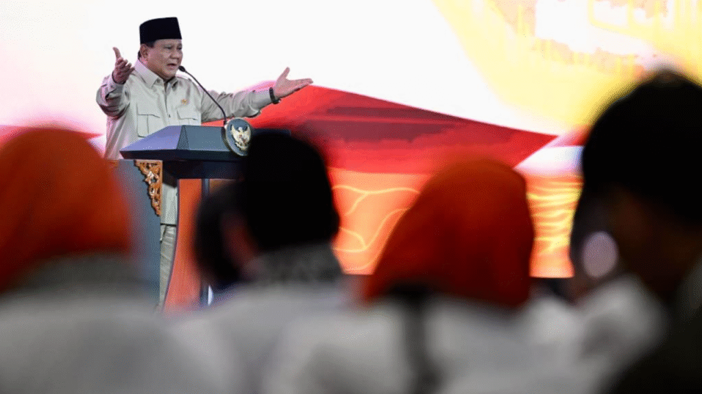 Presiden Prabowo Subianto memberikan sambutan pada acara Peresmian Penutupan Musyawarah Nasional (Munas) VI Partai Keadilan Sejahtera (PKS) Tahun 2025 di Golden Ballroom, The Sultan Hotel, Jakarta, pada Senin, 29 September 2025.