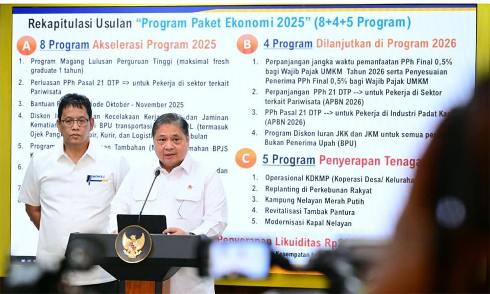 Menteri Koordinator Bidang Perekonomian Airlangga Hartarto memberikan keterangannya kepada awak media, di Istana Kepresidenan, Jakarta, pada Senin, 15 September 2025.