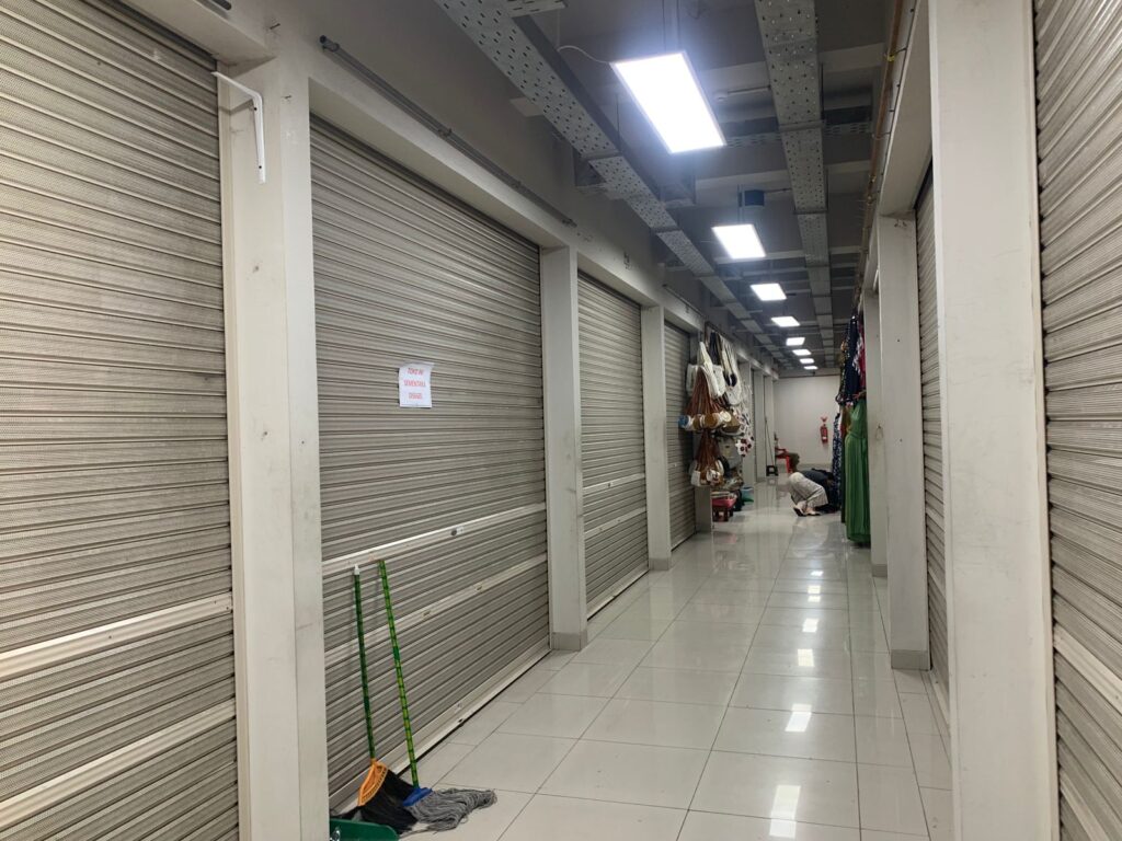 Kondisi kios di lantai II Pasar Seni Kuta