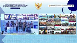 Menteri Koordinator Bidang Perekonomian Airlangga Hartarto bersama jajaran kementerian terkait membuka secara resmi Akad Massal Kredit Usaha Rakyat (KUR) yang melibatkan 800 ribu debitur di seluruh Indonesia. Acara digelar serentak di 38 provinsi dan dipusatkan di Surabaya, Selasa (21/10/2025).
