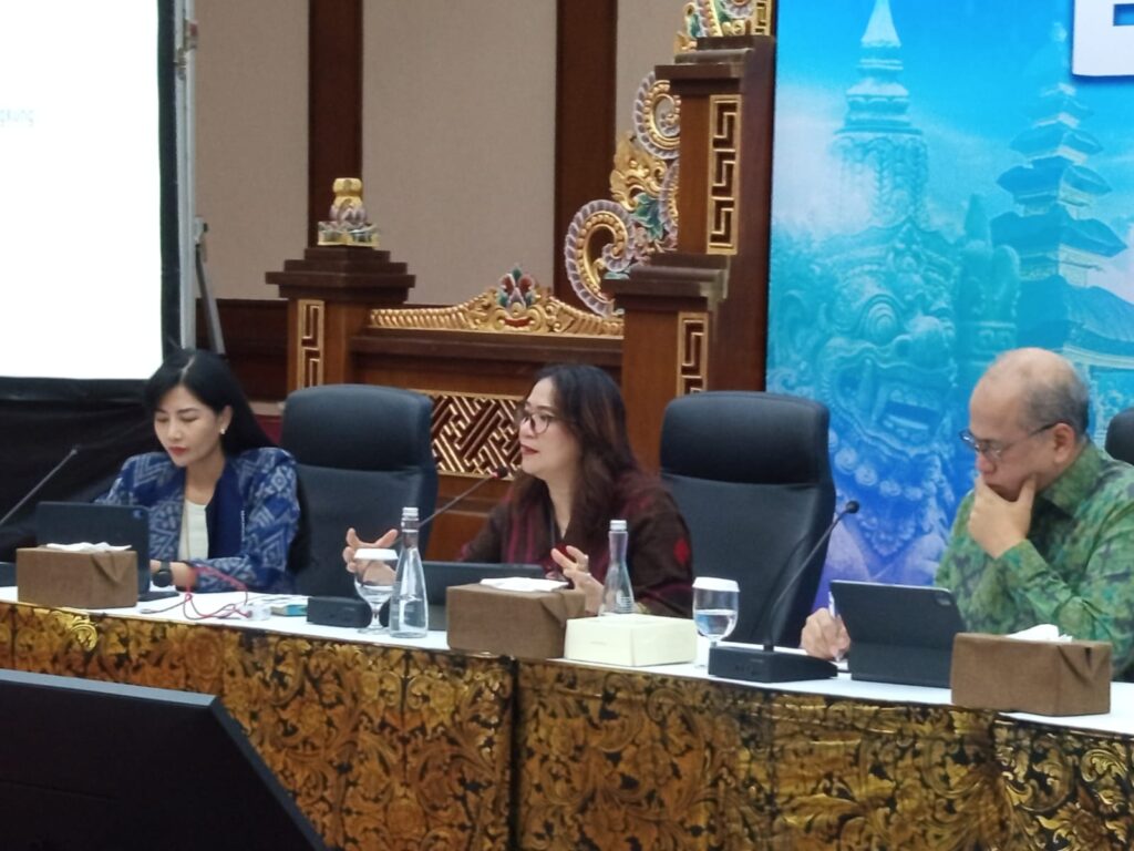 Deputi Kepala Perwakilan Bank Indonesia Provinsi Bali Butet Linda Helena Panjaitan dalam Balinomics di Kantor Bank Indonesia Provinsi Bali, Jumat (17/10/2025).