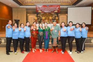 Bunda PAUD Kabupaten Badung Nyonya Rasniathi Adi Arnawa menghadiri Pelatihan Pencegahan Stunting di Lingkungan Satuan Pendidikan bagi Pendidik dan Tenaga Kependidikan PAUD di Hotel Made, Kamis (16/10).