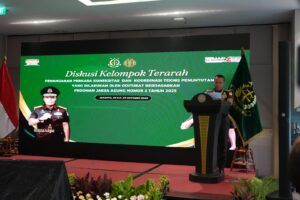 Jaksa Agung Muda Bidang Pidana Militer (JAM Pidmil) Mayjen TNI Dr. M. Ali Ridho membuka Diskusi Kelompok Terarah (FGD) tentang Penanganan Perkara Koneksitas dan Koordinasi Teknis Penuntutan oleh Oditurat berdasarkan Pedoman Jaksa Agung Nomor 2 Tahun 2025, di Hotel Mercure Gatot Subroto, Jakarta, Selasa (28/10/2025).