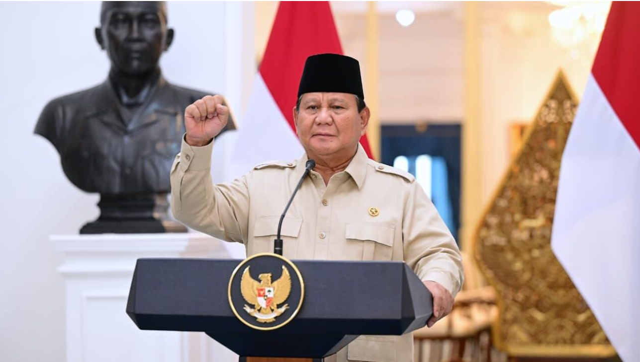 Presiden Republik Indonesia Prabowo Subianto menyampaikan ucapan selamat dan pesan penuh semangat kepada seluruh generasi muda Indonesia dalam rangka memperingati Hari Sumpah Pemuda ke-97 Tahun 2025, di Istana Merdeka, Jakarta, pada Selasa, 28 Oktober 2025.