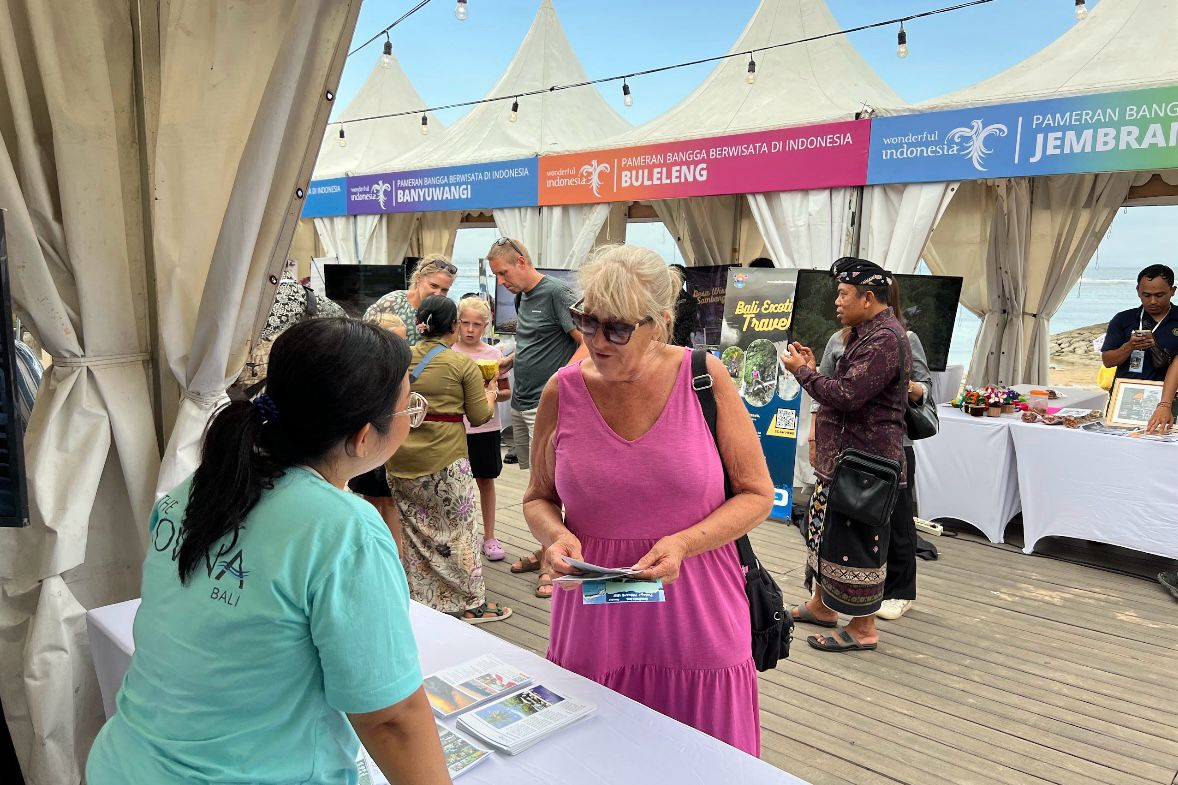 Kementerian Pariwisata berupaya memaksimalkan sebaran wisatawan agar lebih merata melalui penyelenggaraan pameran Bangga Berwisata di Indonesia (BBWI) yang secara khusus menawarkan paket perjalanan wisata ke Buleleng–Jembrana–