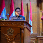 Bupati Wayan Adi Arnawa saat menyampaikan dua dokumen Raperda dalam Rapat Paripurna DPRD Badung di Ruang Utama Gosana, Kantor DPRD Badung, Rabu (29/10).
