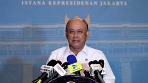 Kepala Badan Gizi Nasional (BGN) Dadan Hindayana memberikan keterangannya kepada awak media di Istana Kepresidenan, Jakarta, pada Rabu, 29 Oktober 2025.