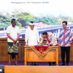 Bupati Wayan Adi Arnawa melakukan penandatanganan Perjanjian Pinjaman Daerah Pembangunan antara PT. SMI dengan Pemkab Badung, di Ruang Kertha Gosana, Puspem Badung, Kamis, (30/10).
