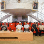 Bupati Wayan Adi Arnawa saat pelaksanaan Layanan Pengaduan dan Aspirasi Masyarakat “Kontak Bupati” serta Operasional Pengembangan CCTV Analitik di Kabupaten Badung, di Ruang Command Center, Diskominfo Badung, Rabu, (29/10).