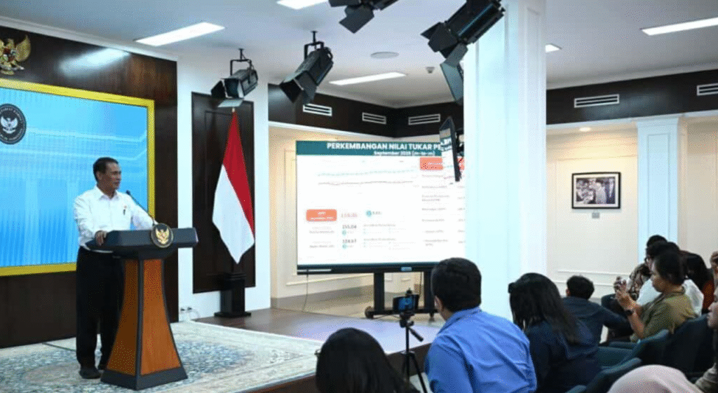 Menteri Pertanian Andi Amran Sulaiman memberikan keterangannya kepada awak media di Istana Kepresidenan, Jakarta, pada Kamis, 9 Oktober 2025. Foto: BPMI Setpres/Kris