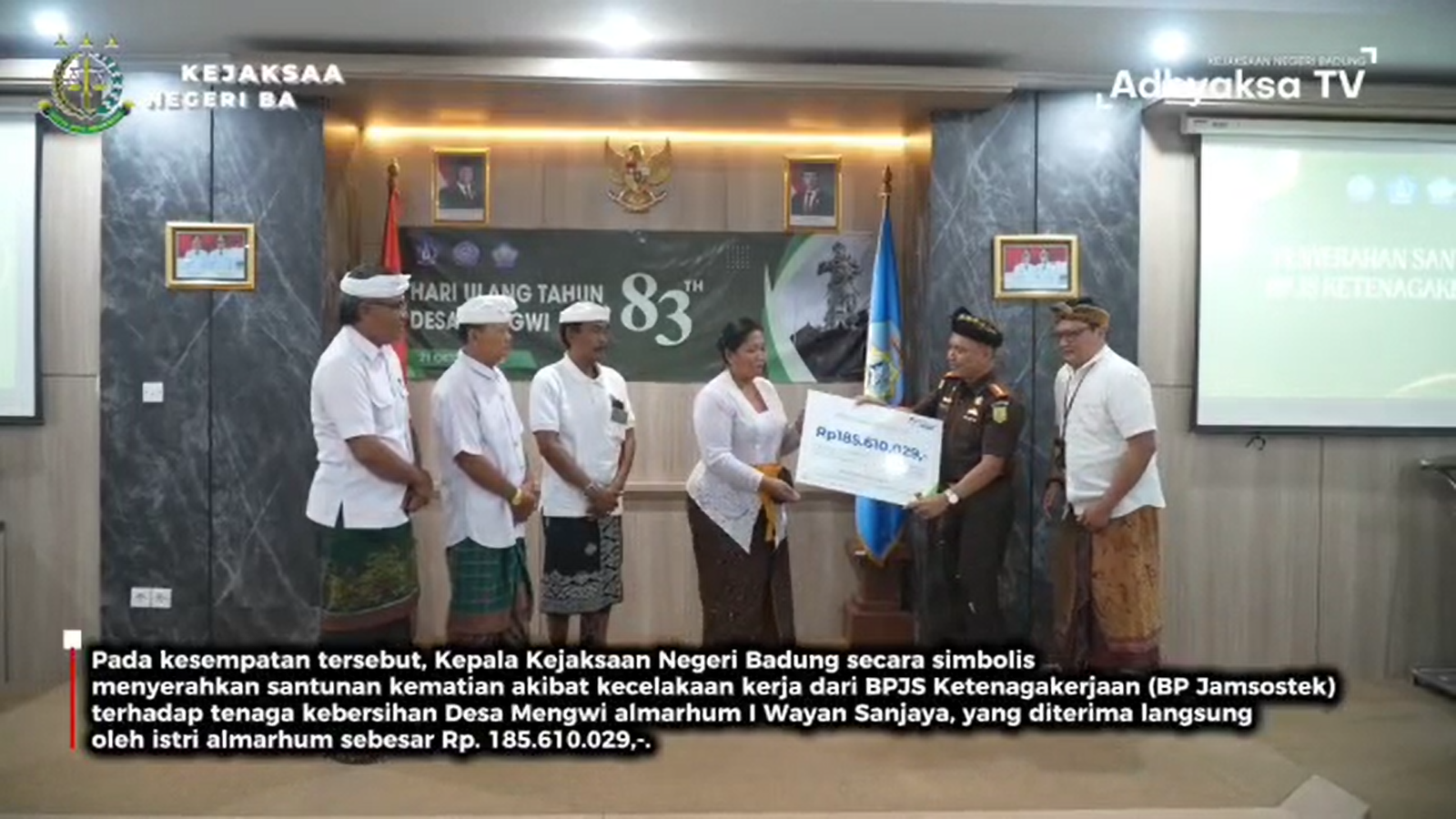 penyerahan secara simbolis santunan kematian i made sanjaya