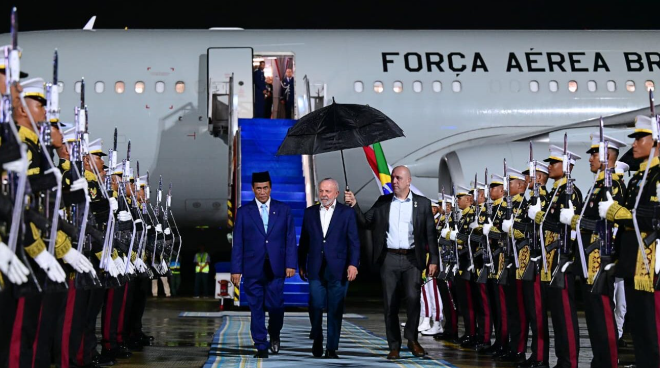 Presiden Republik Federasi Brasil Luiz Inácio Lula da Silva tiba di Pangkalan TNI AU Halim Perdanakusuma, Jakarta, pada Rabu sore, 22 Oktober 2025.