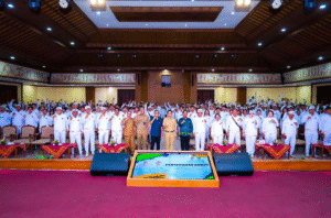 Bupati Wayan Adi Arnawa saat acara penyerahan bonus atlet dan pelatih Porprov Bali XVI Tahun 2025 di Ruang Kertha Gosana, Puspem Badung, Senin (3/11).