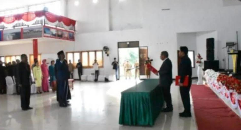 Bupati MBD Lantik Eduard Johannes Semuel Davidz Sebagai Sekretaris Daerah definitif.