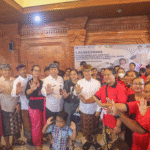 Bupati Wayan Adi Arnawa melaksanakan Launching Gerakan Serentak Pencegahan Stunting yang dirangkaikan dengan Gerakan Pengukuran Bayi, Balita, dan Ibu Hamil di Banjar Pande, Kelurahan Sempidi, Mengwi, Kamis (6/11).