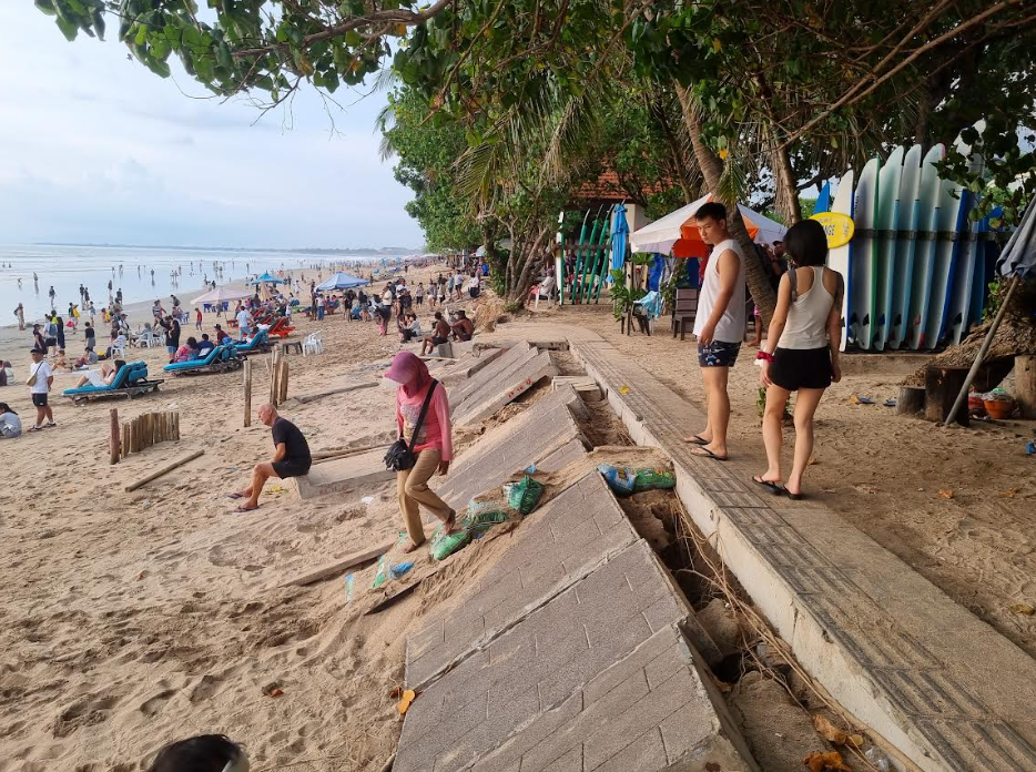 Kondisi pesisir Pantai Kuta