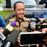 Menteri Energi dan Sumber Daya Mineral Bahlil Lahadalia memberikan keterangannya kepada awak media di Istana Kepresidenan, Jakarta, pada Kamis, 20 November 2025. Foto: BPMI Setpres/Rusman